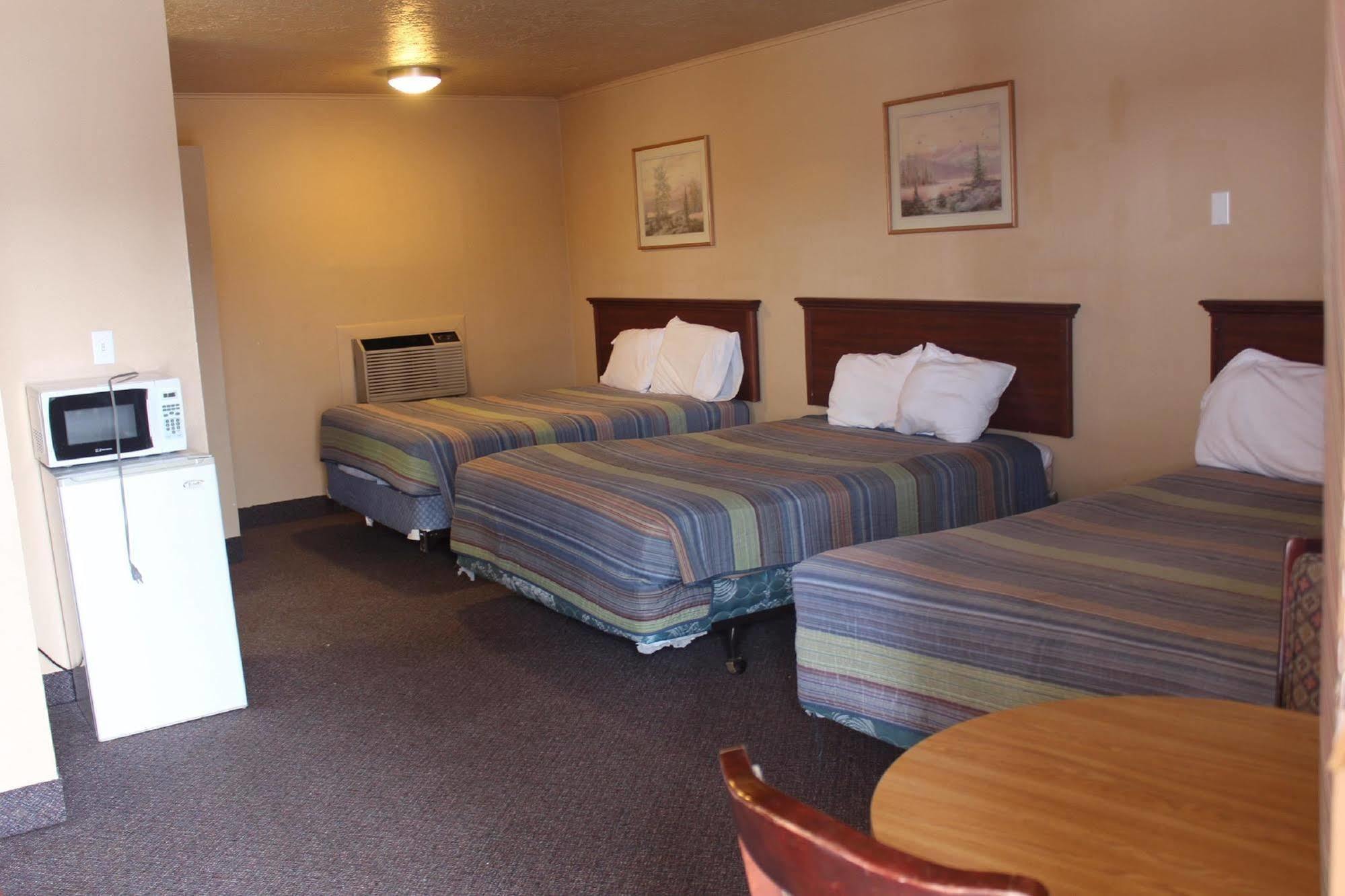 Juniper Motel Madras Exterior foto